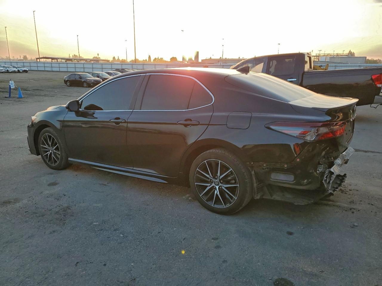 TOYOTA CAMRY SE NIGHT SHADE