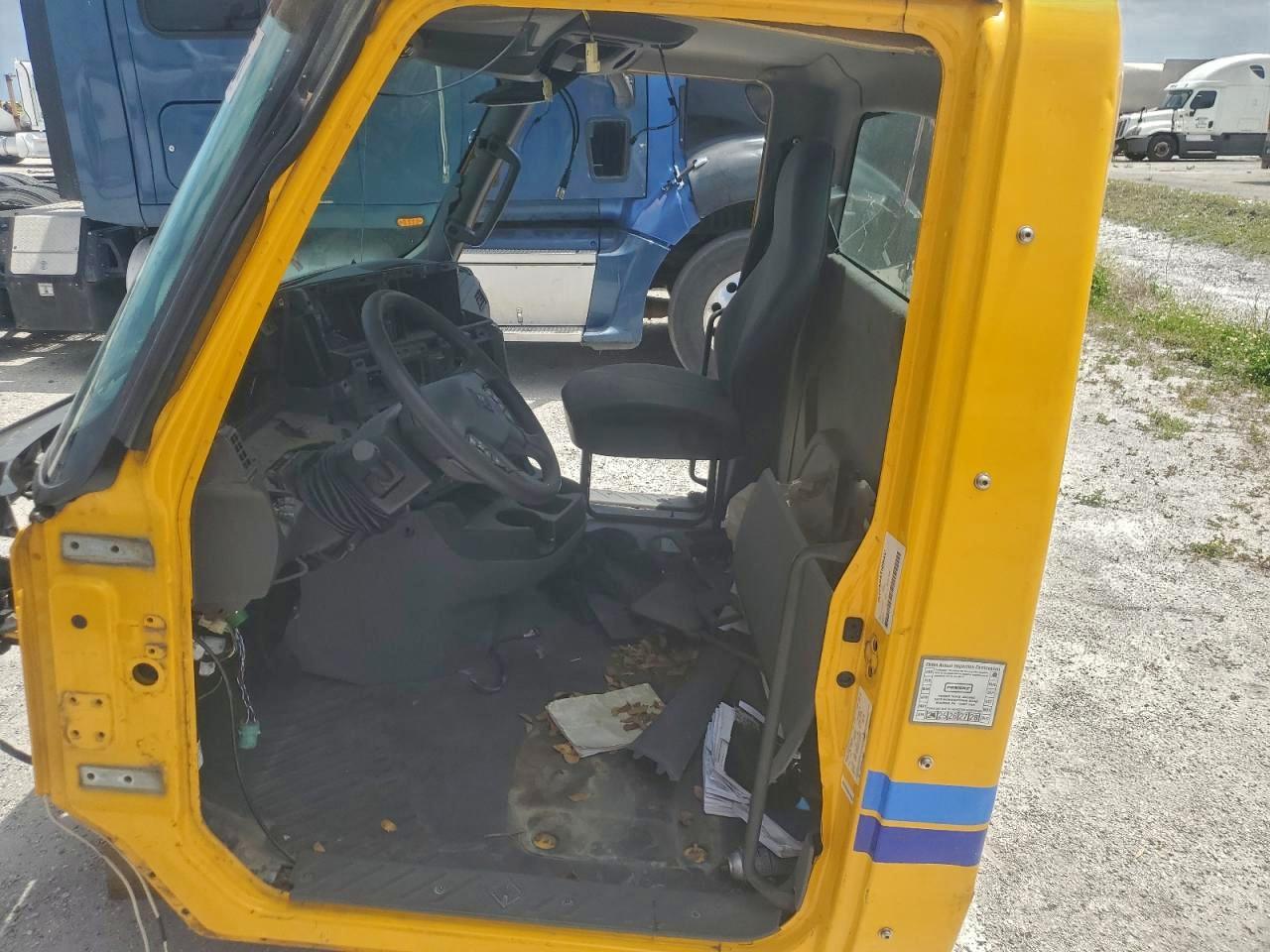 Lot #3302918096 2020 INTERNATIONAL LT625