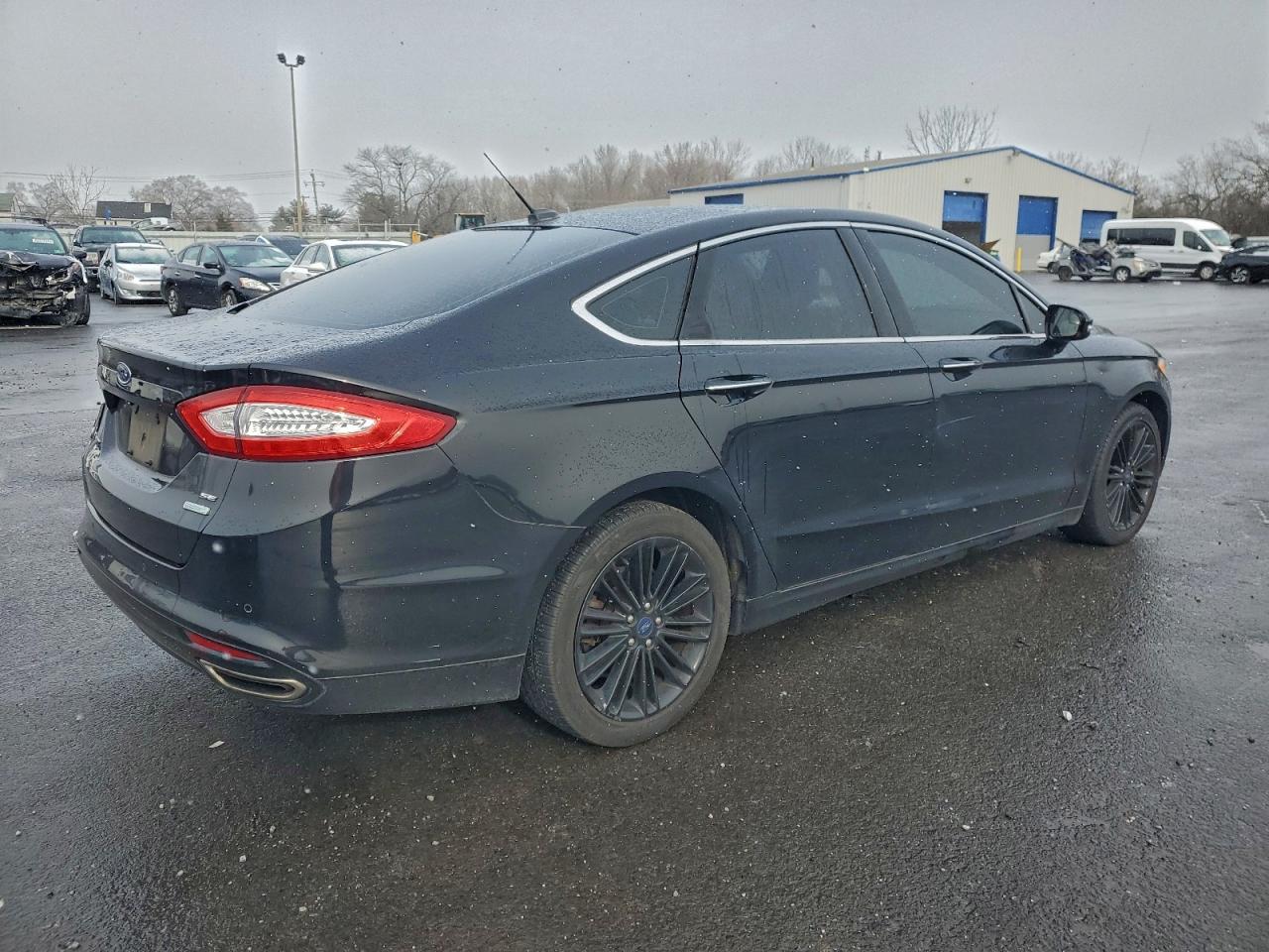 FORD FUSION SE