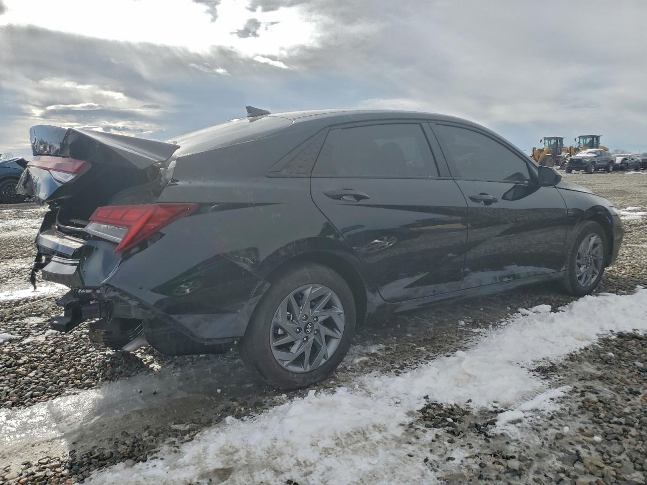 HYUNDAI ELANTRA BLUE