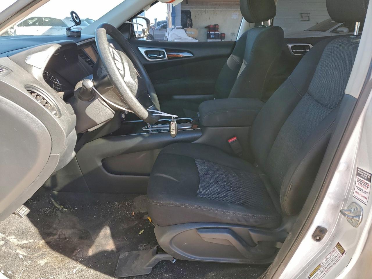 Lot #3316181920 2017 NISSAN PATHFINDER