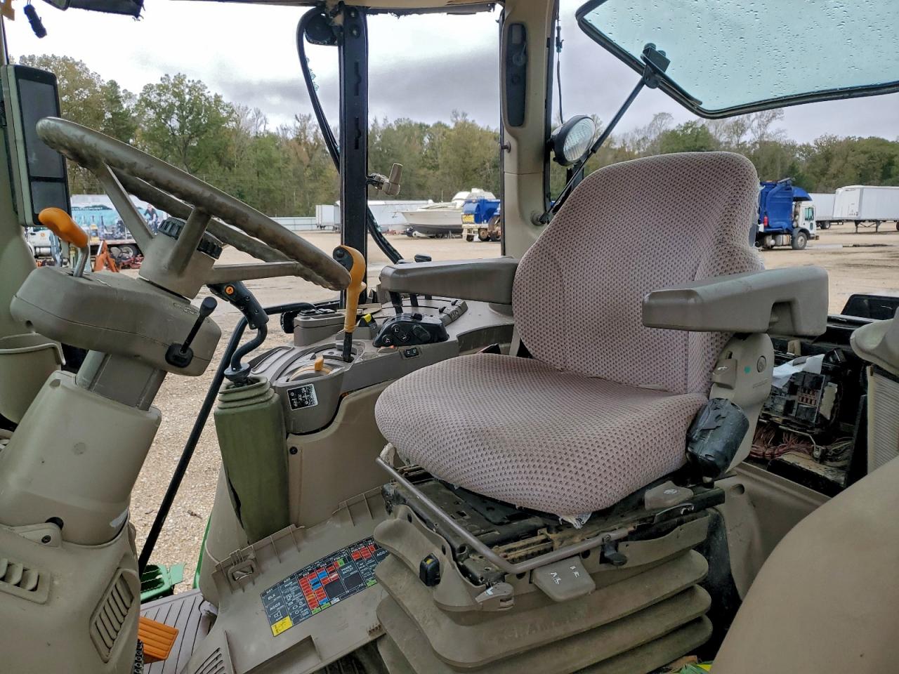 Lot #3302811936 2020 JOHN DEERE TRACTOR