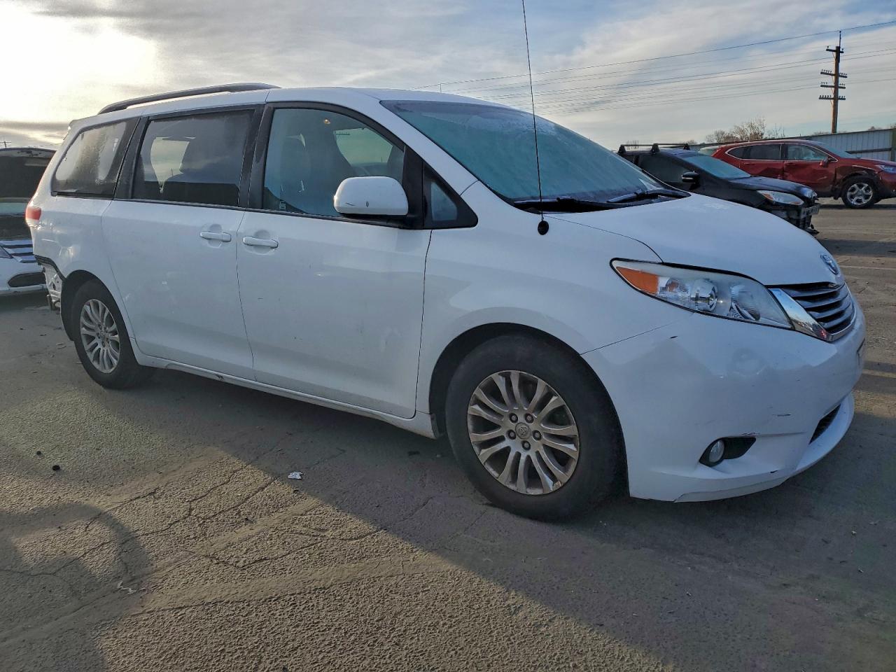 TOYOTA SIENNA XLE