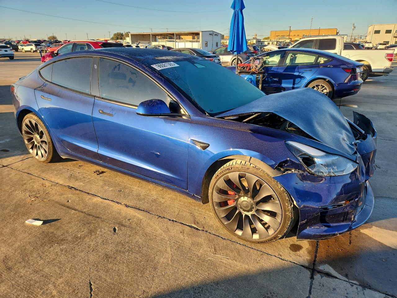 TESLA MODEL 3