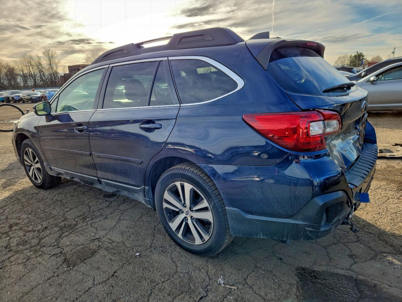 Lot #3311461307 2018 SUBARU OUTBACK 2.