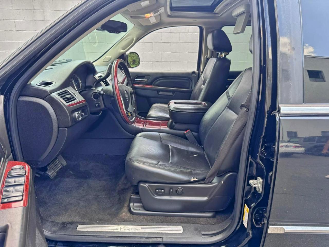 CADILLAC ESCALADE PREMIUM