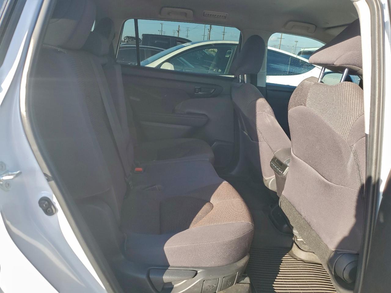 TOYOTA HIGHLANDER HYBRID LE