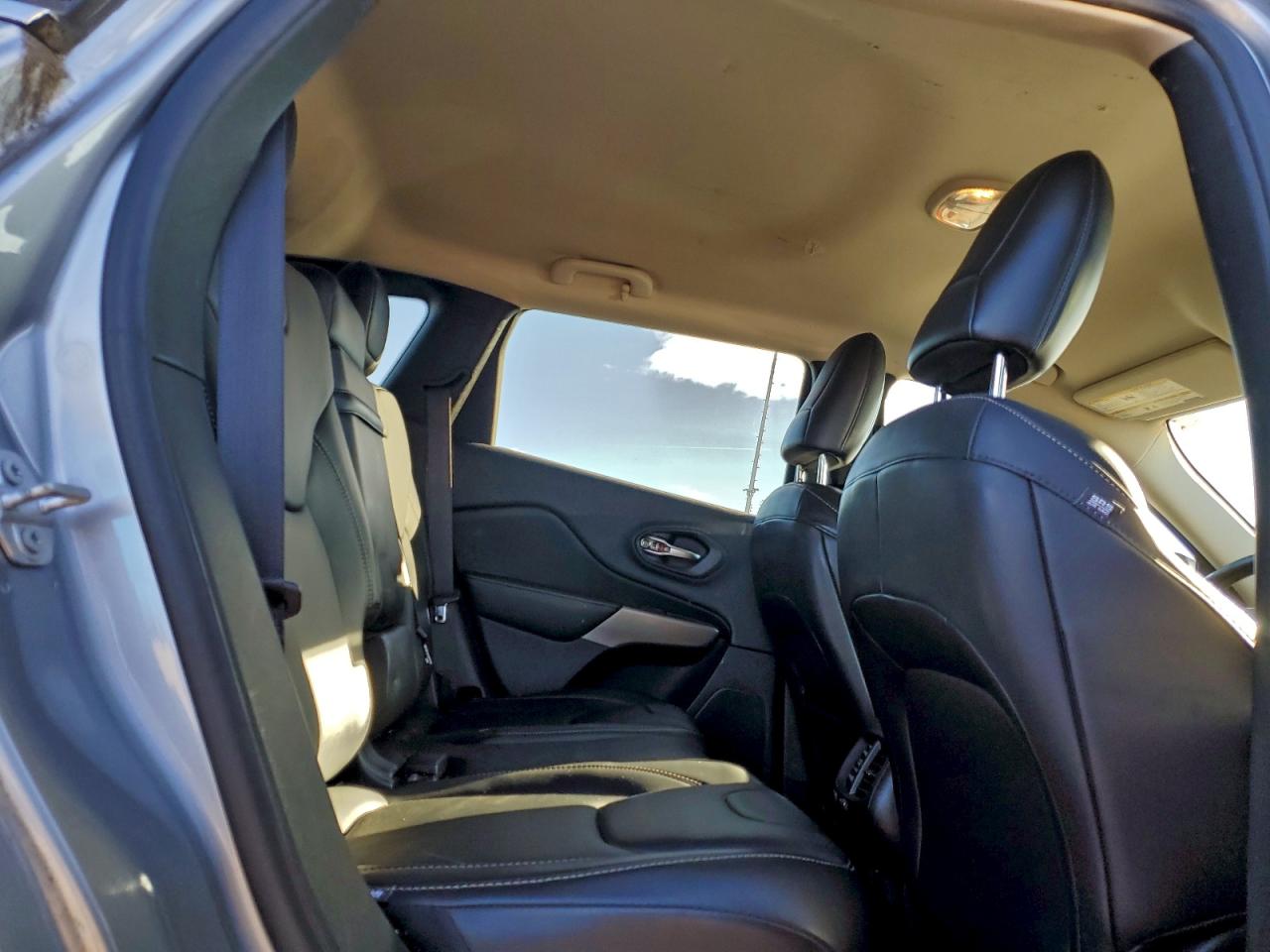 JEEP GRAND CHEROKEE LATITUDE