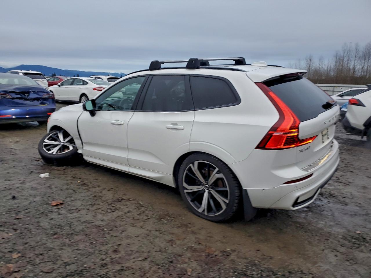 VOLVO XC60 B6 R-DESIGN