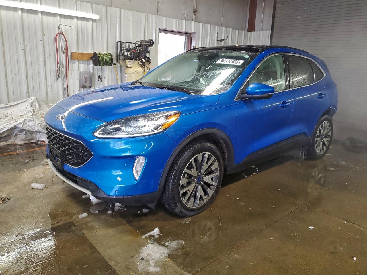 FORD ESCAPE TITANIUM