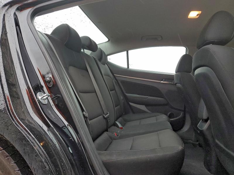 2018 HYUNDAI ELANTRA SE #3318890930