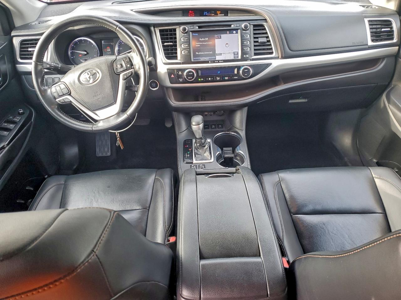 Lot #3315718357 2019 TOYOTA HIGHLANDER SE