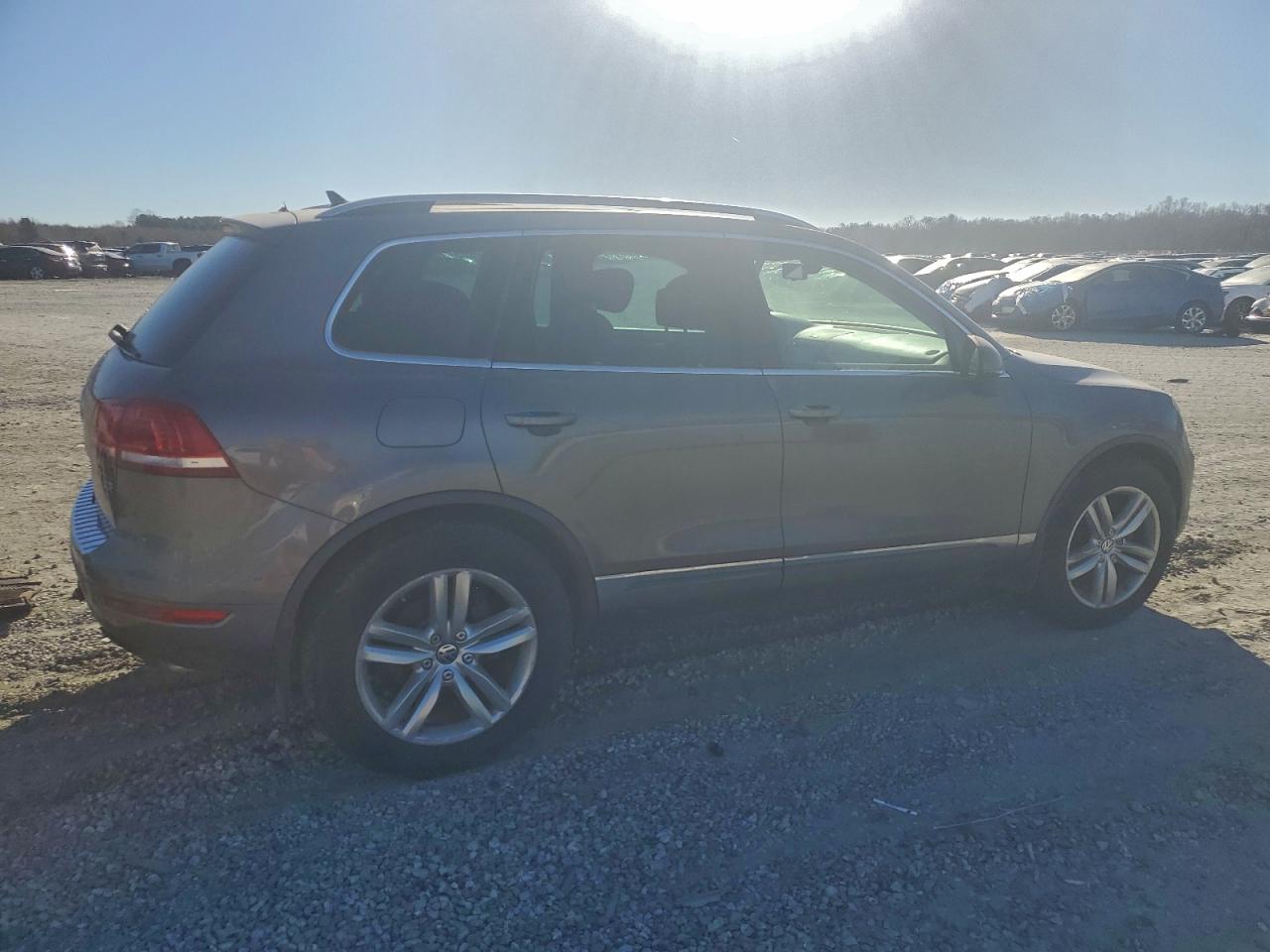 Lot #3315974093 2014 VOLKSWAGEN TOUAREG V6