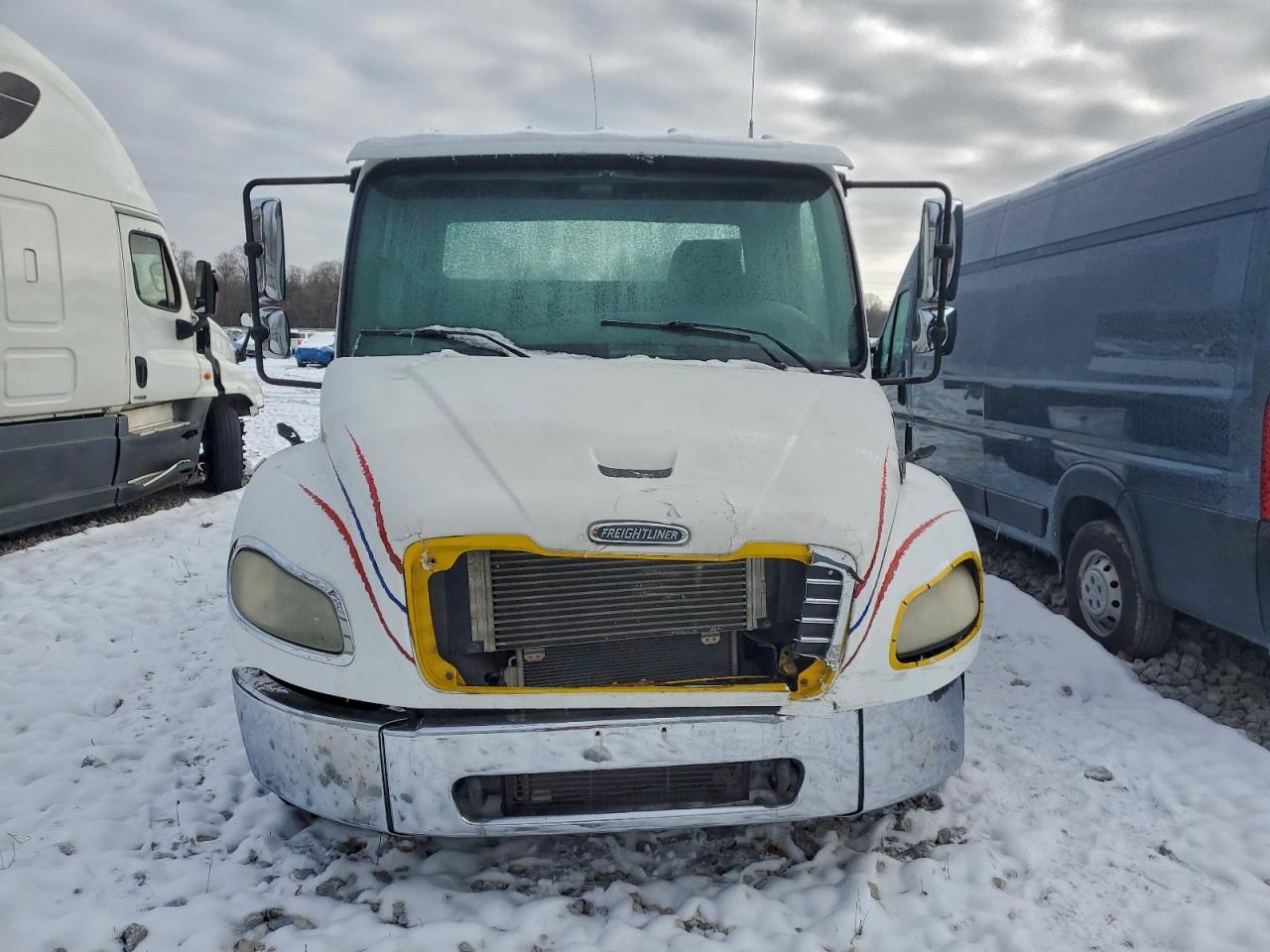 Lot #3309640151 2007 FREIGHTLINER M2 106 MED