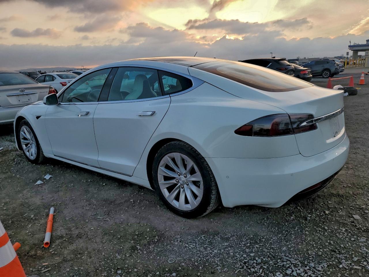 TESLA MODEL S