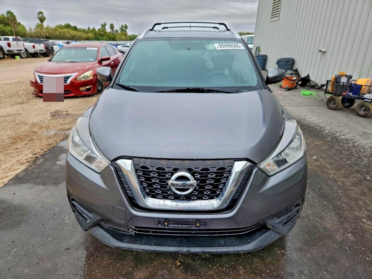 NISSAN KICKS S