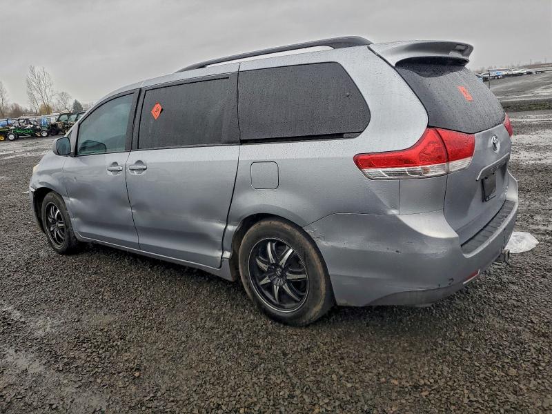 2014 TOYOTA SIENNA XLE #3308605512