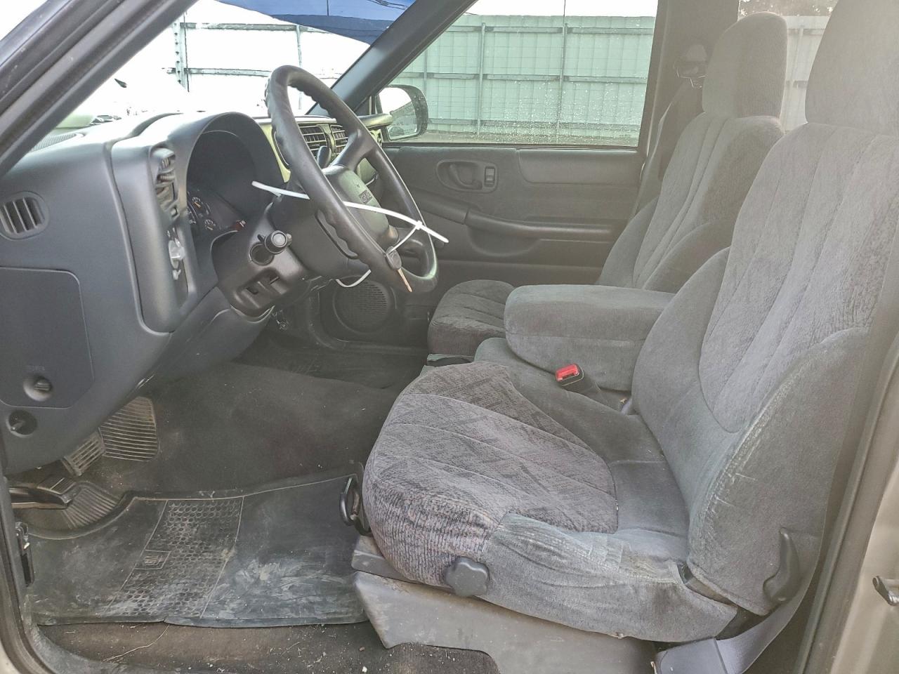 Lot #3310415017 1998 GMC SONOMA