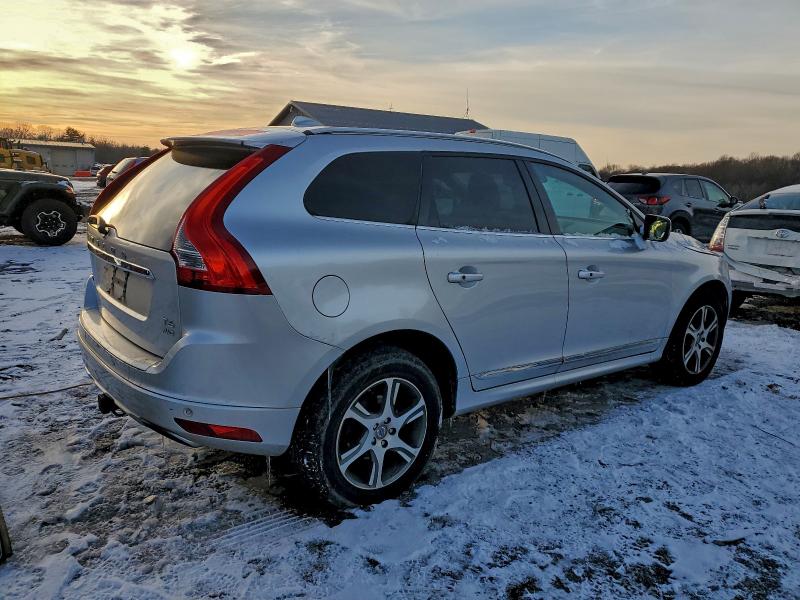 2015 VOLVO XC60 T6 PL #3317778072