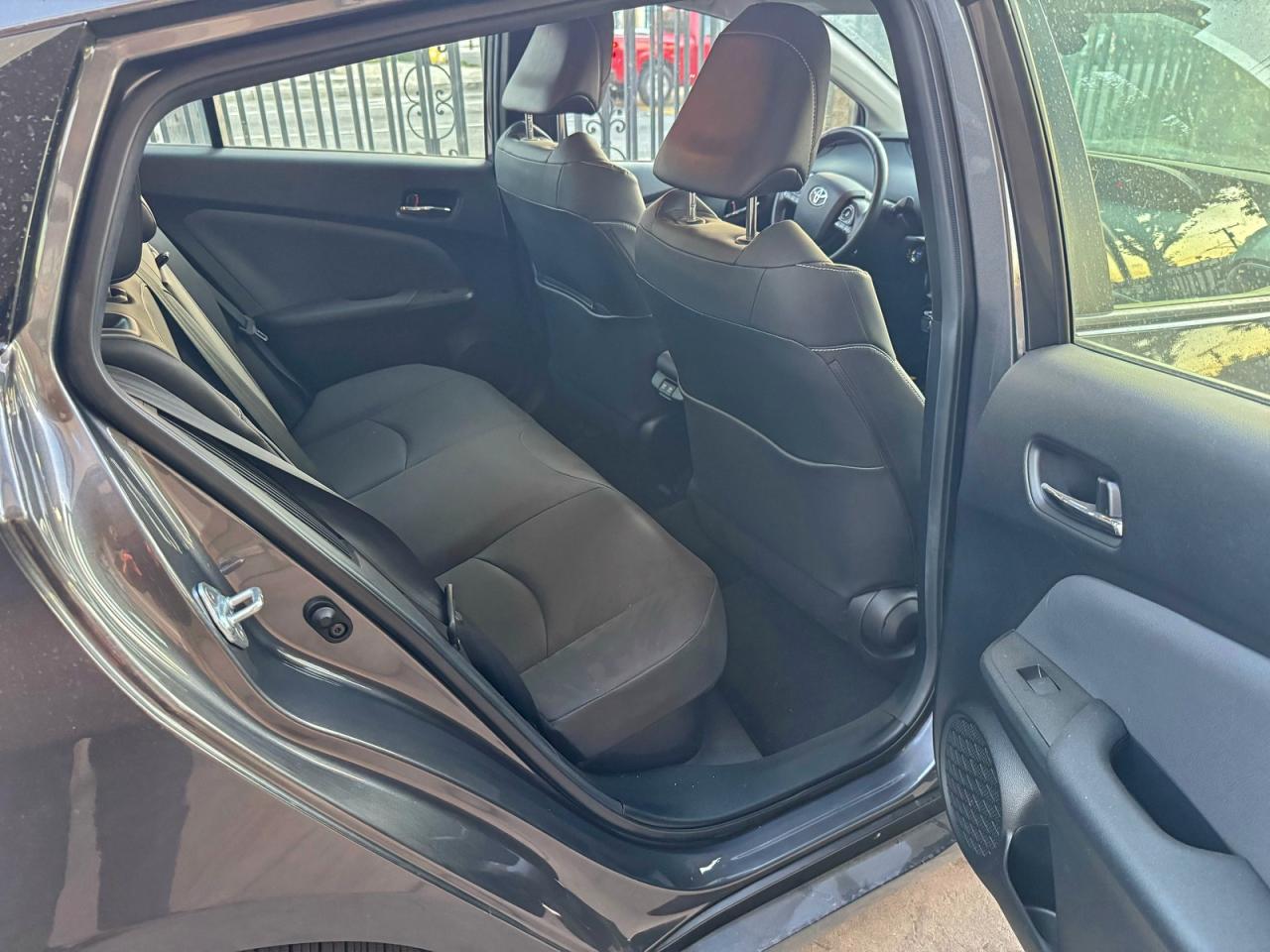 TOYOTA PRIUS PRIME LE