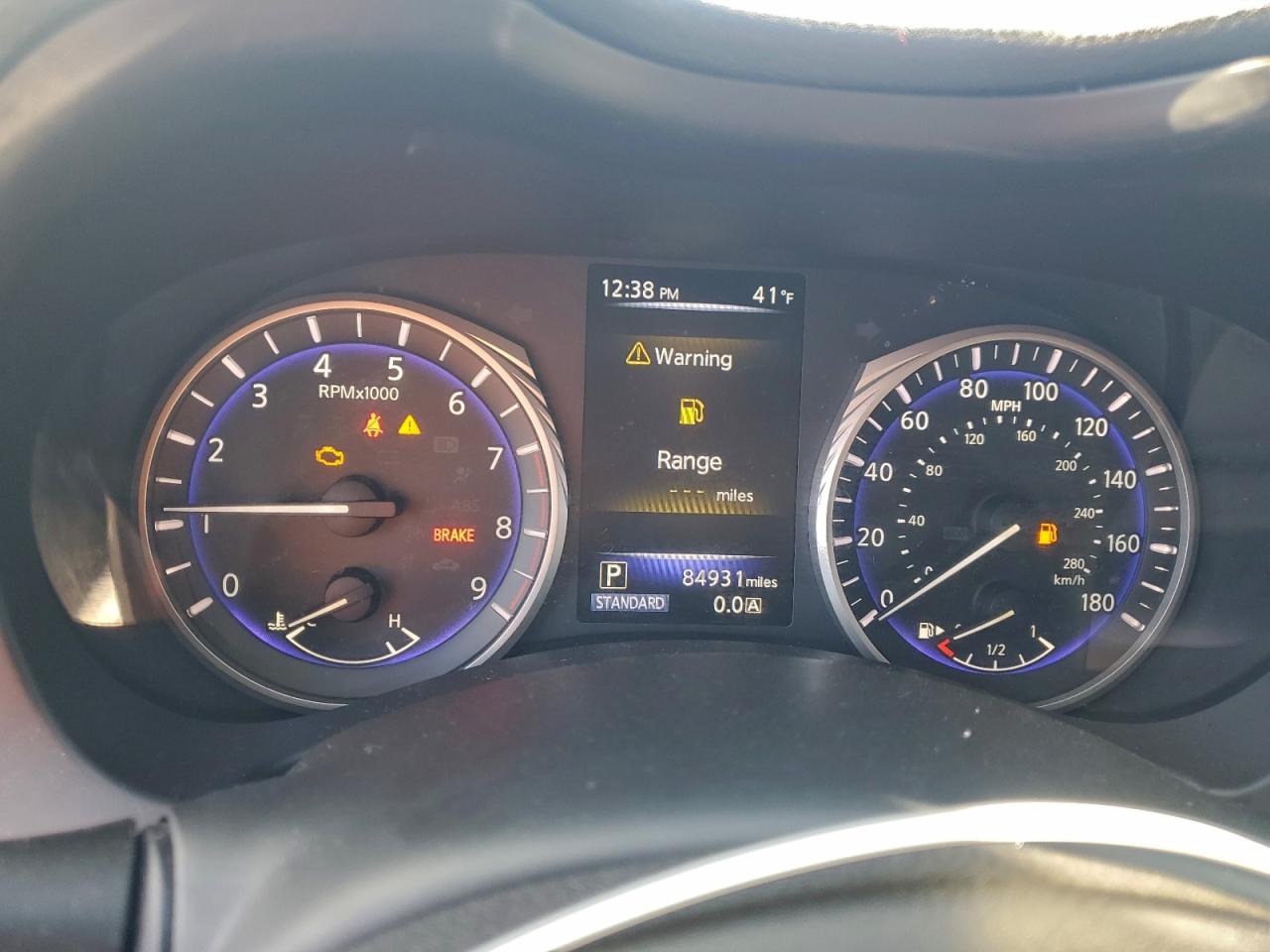 INFINITI Q60 LUXE 300