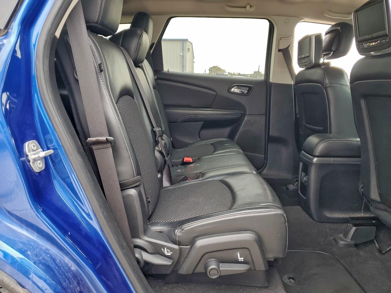 DODGE JOURNEY CROSSROAD