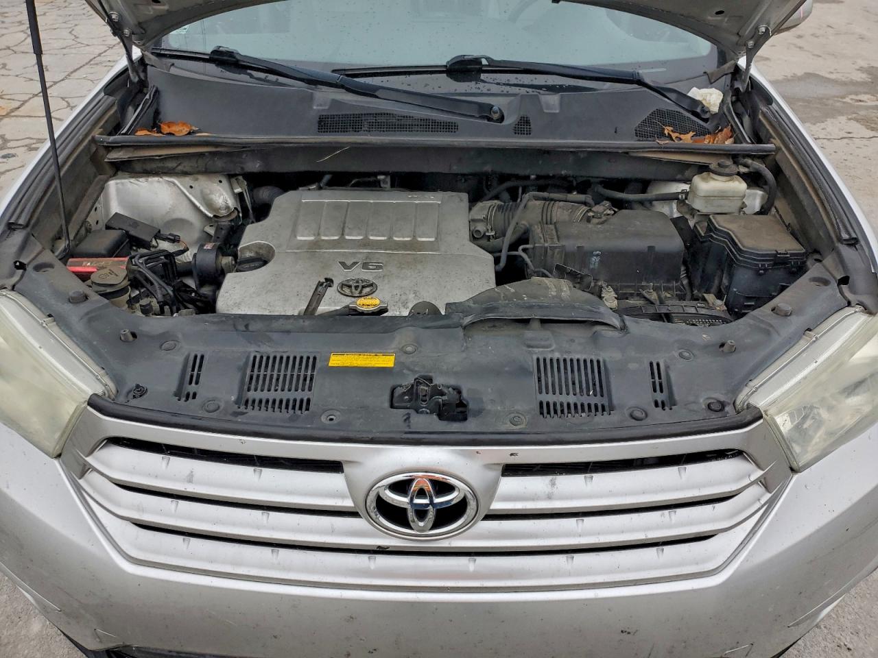 TOYOTA HIGHLANDER LIMITED