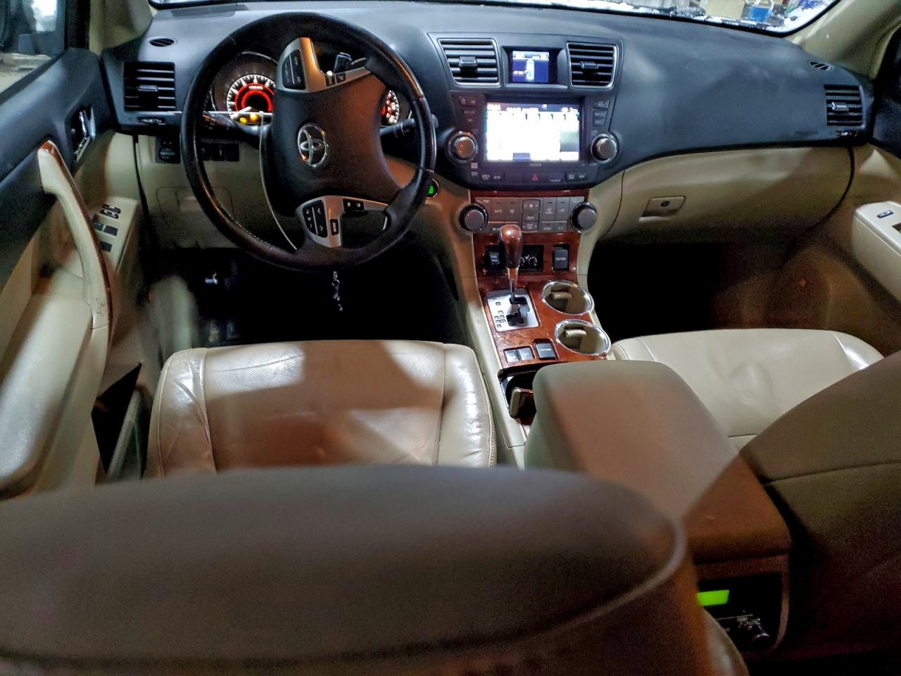 TOYOTA HIGHLANDER LIMITED