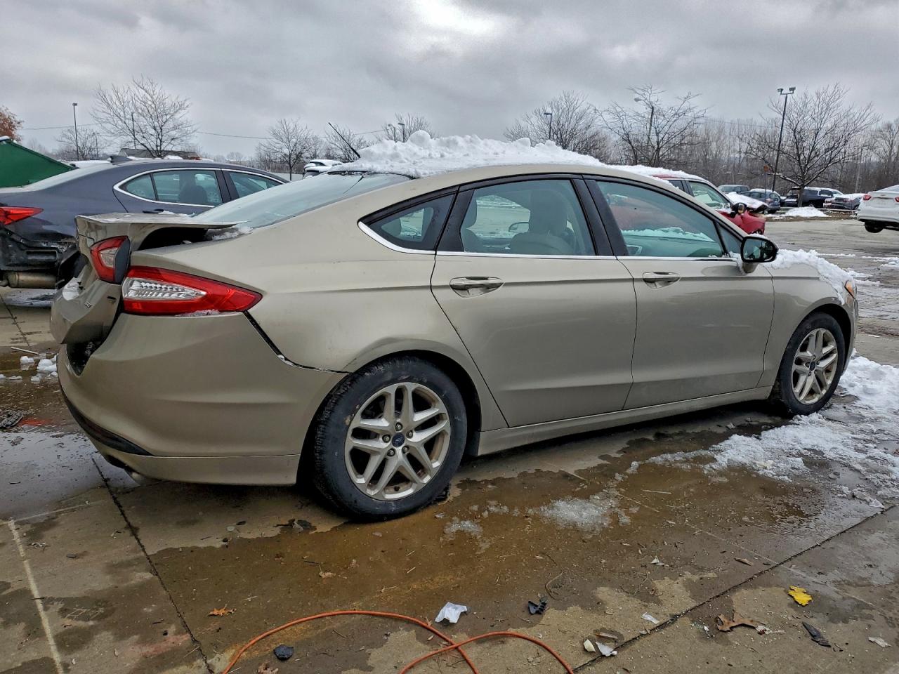 FORD FUSION SE