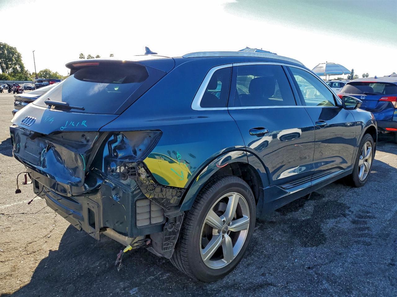 AUDI E-TRON PREMIUM PLUS