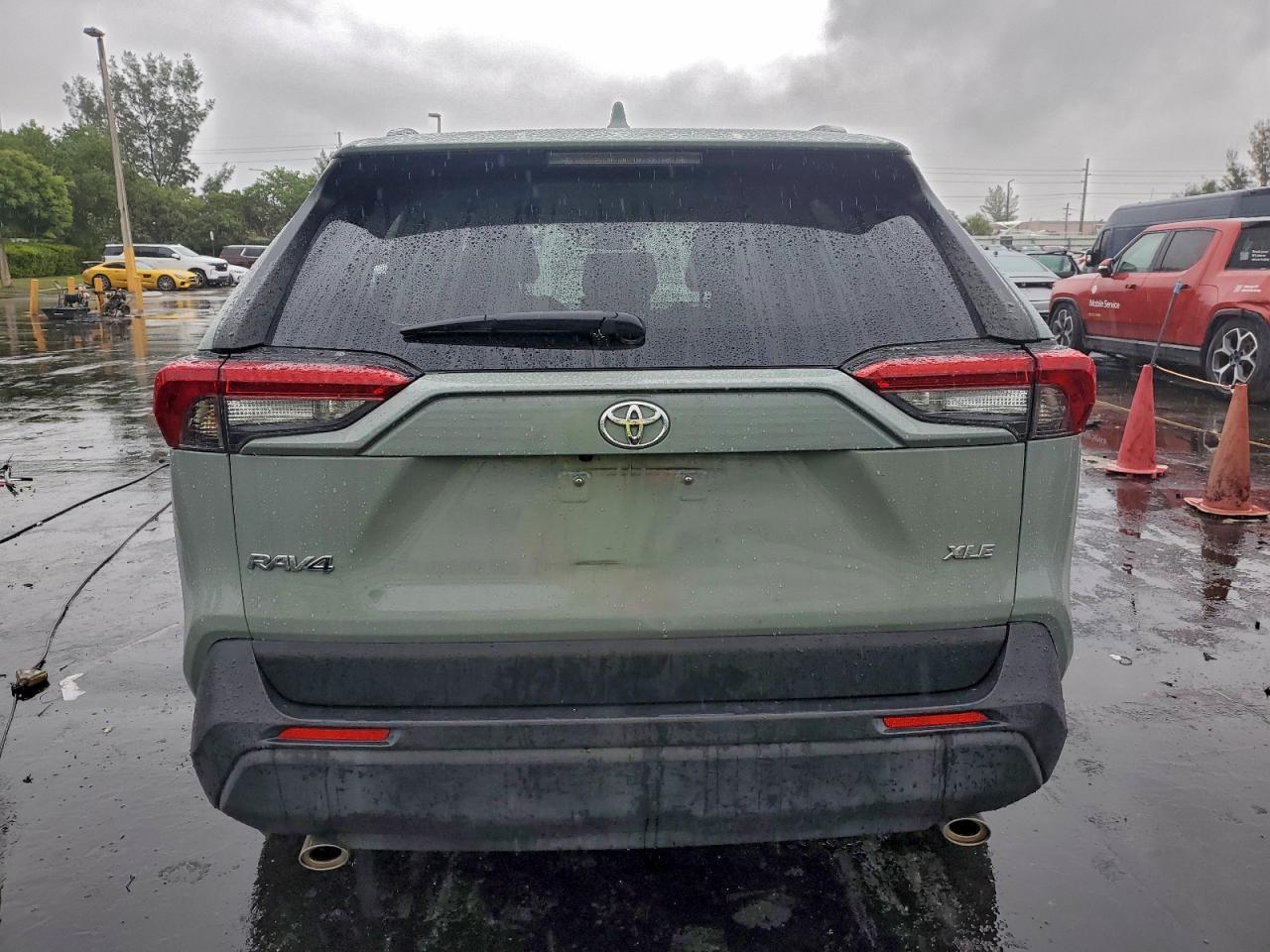TOYOTA RAV4 XLE