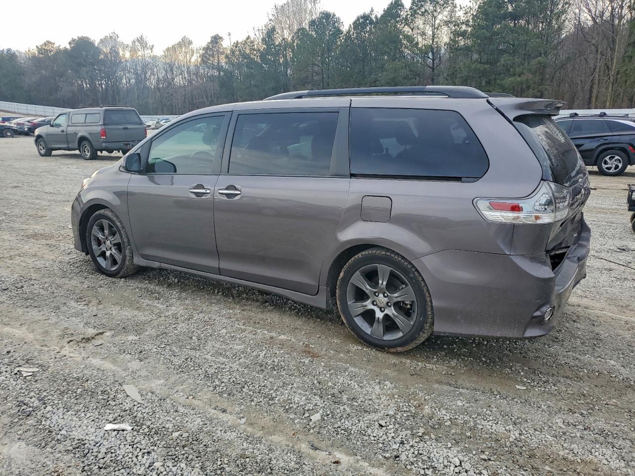 TOYOTA SIENNA SPORT