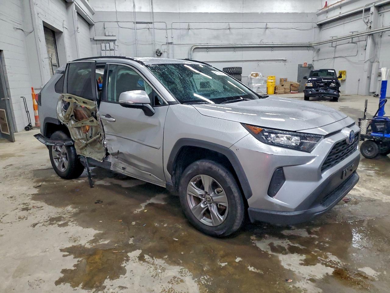 TOYOTA RAV4 LE