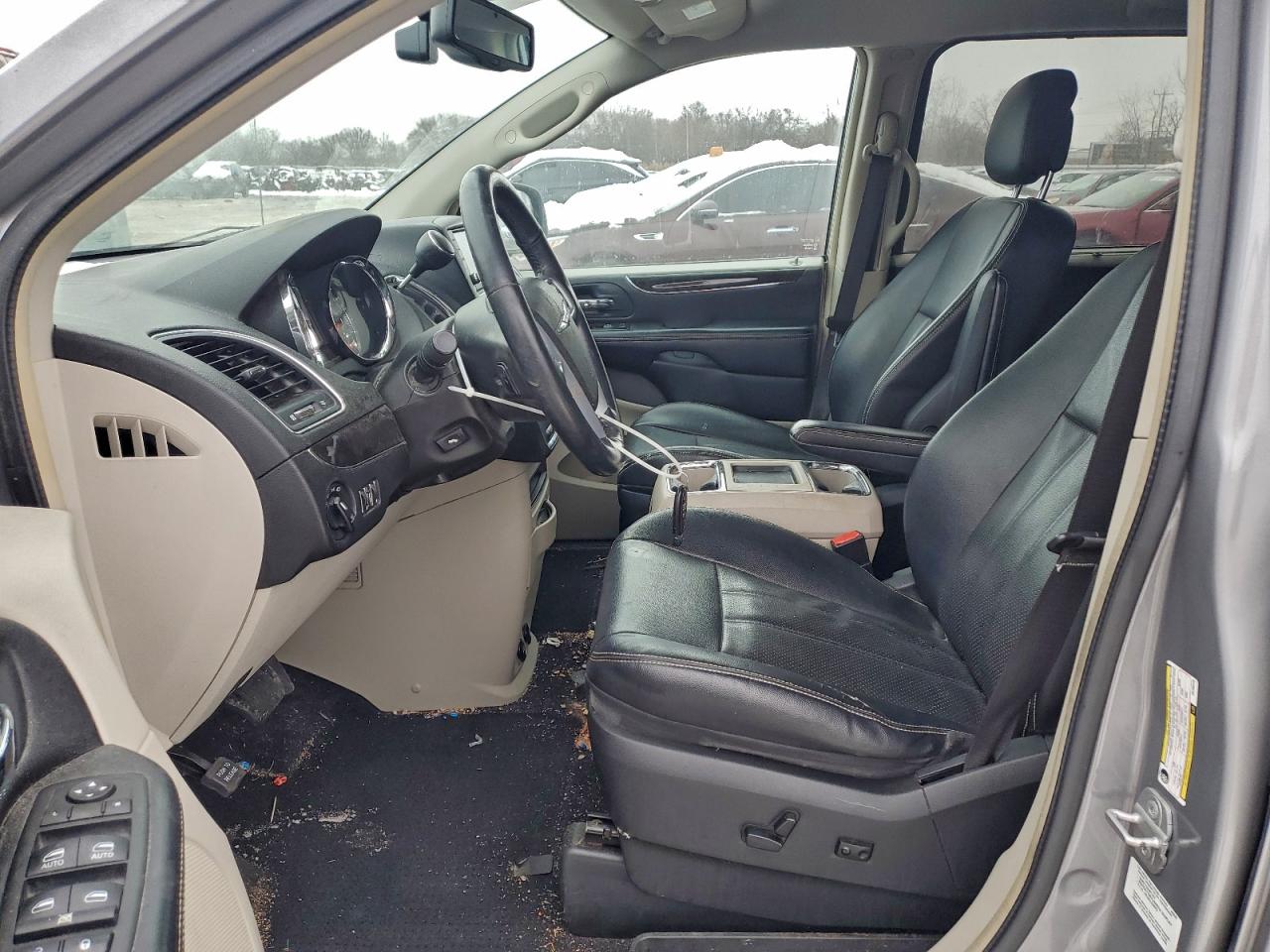 CHRYSLER TOWN & COUNTRY TOURING L