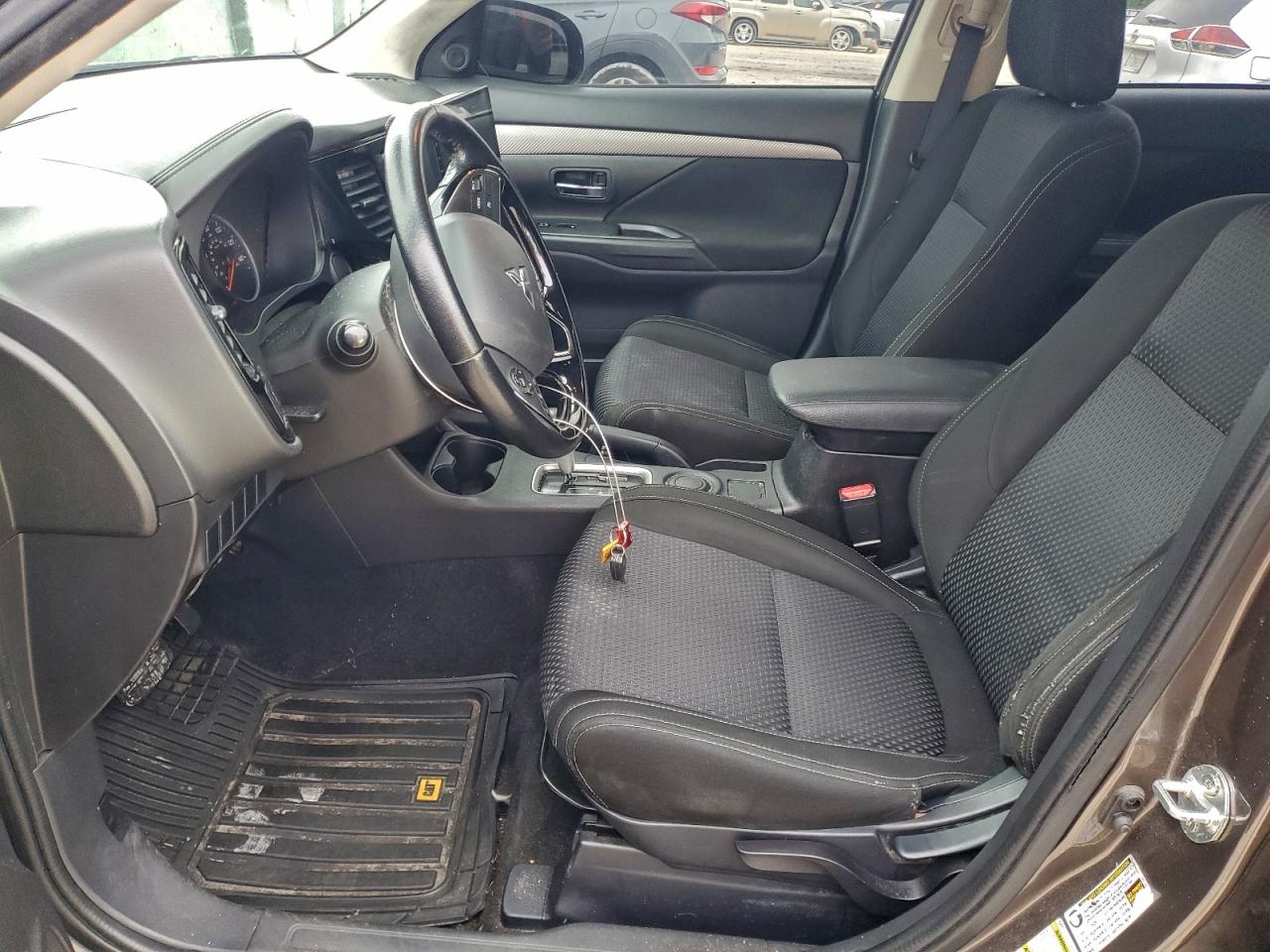 Lot #3309255629 2016 MITSUBISHI OUTLANDER