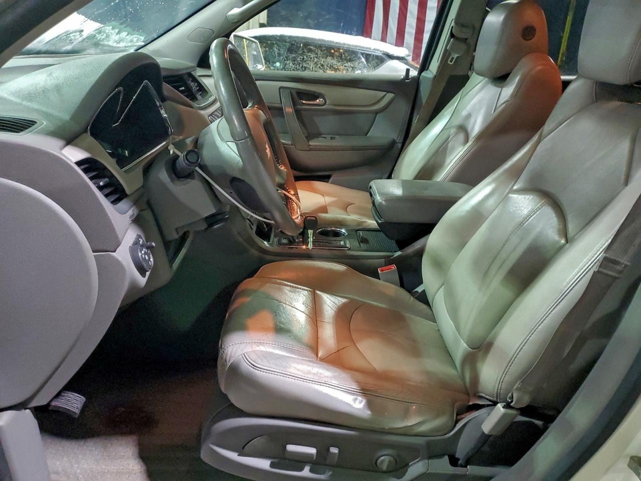 CHEVROLET TRAVERSE LT