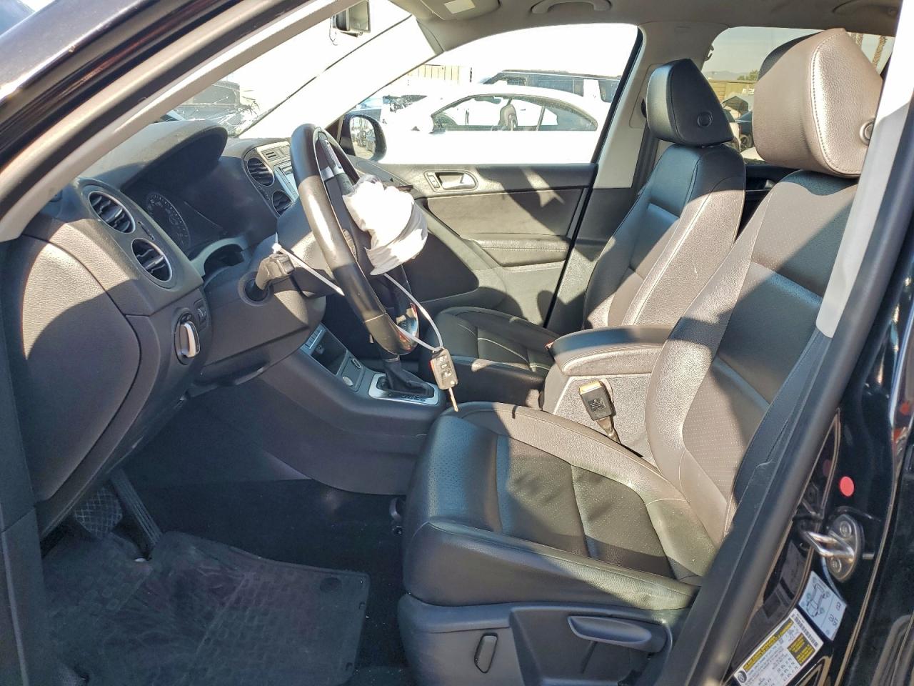 Lot #3318885952 2016 VOLKSWAGEN TIGUAN S