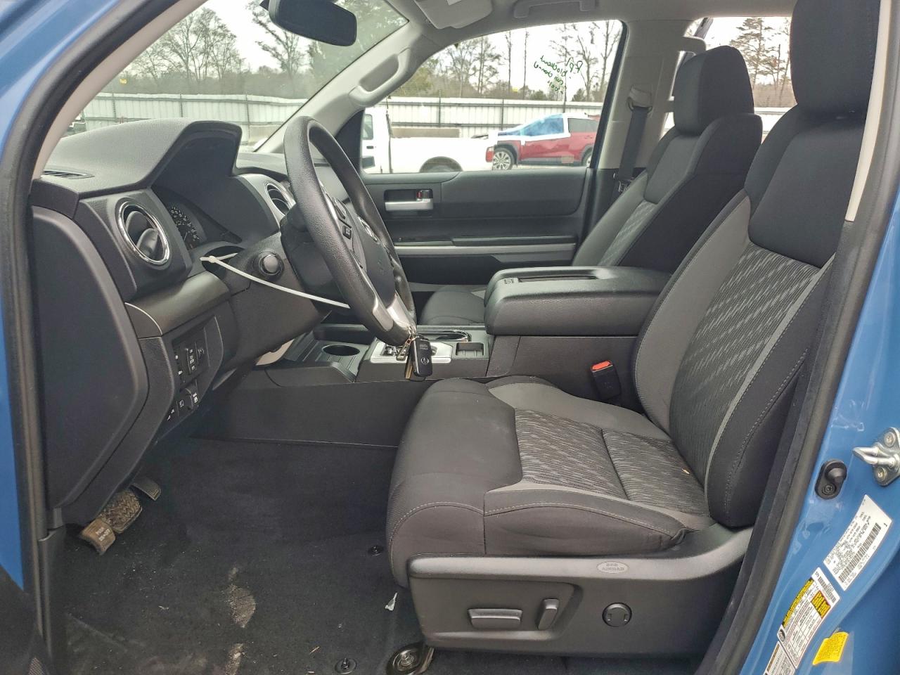 TOYOTA TUNDRA CREWMAX SR5