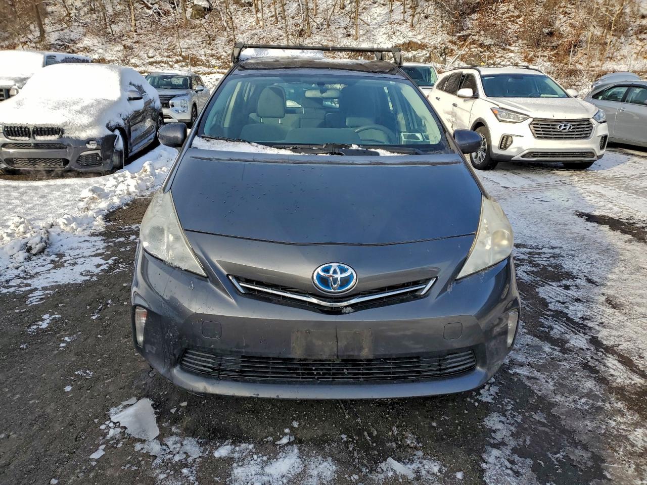 TOYOTA PRIUS V