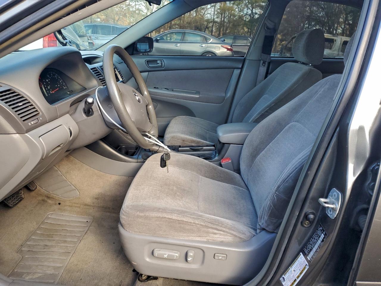 Lot #3303564927 2004 TOYOTA CAMRY LE