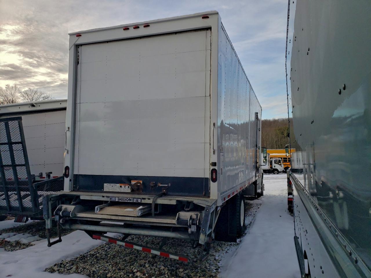 Lot #3309432993 2019 FREIGHTLINER M2