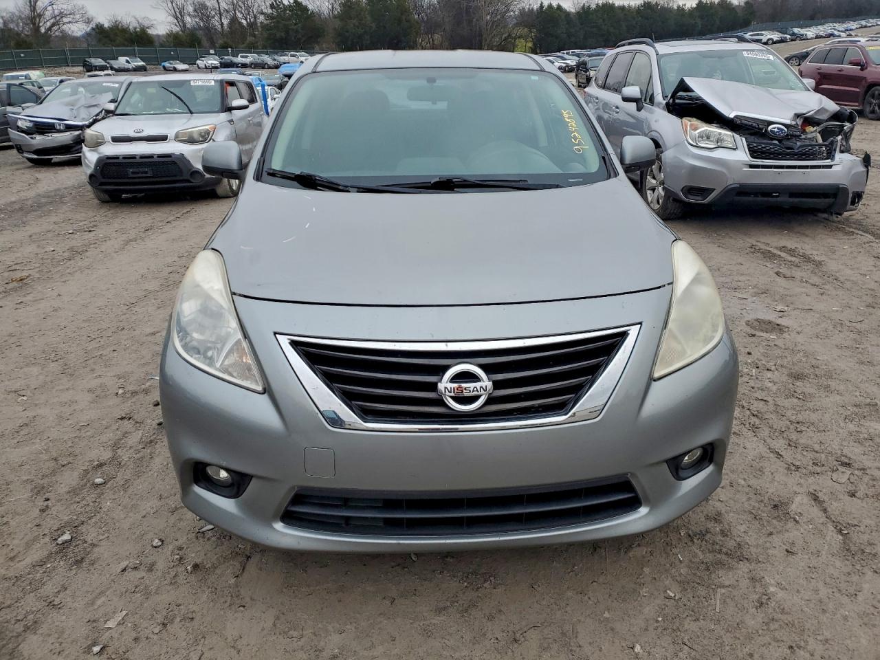 NISSAN VERSA S