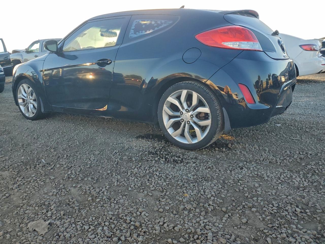 Lot #3308569521 2013 HYUNDAI VELOSTER