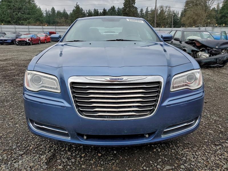 2011 CHRYSLER 300 #3304865559