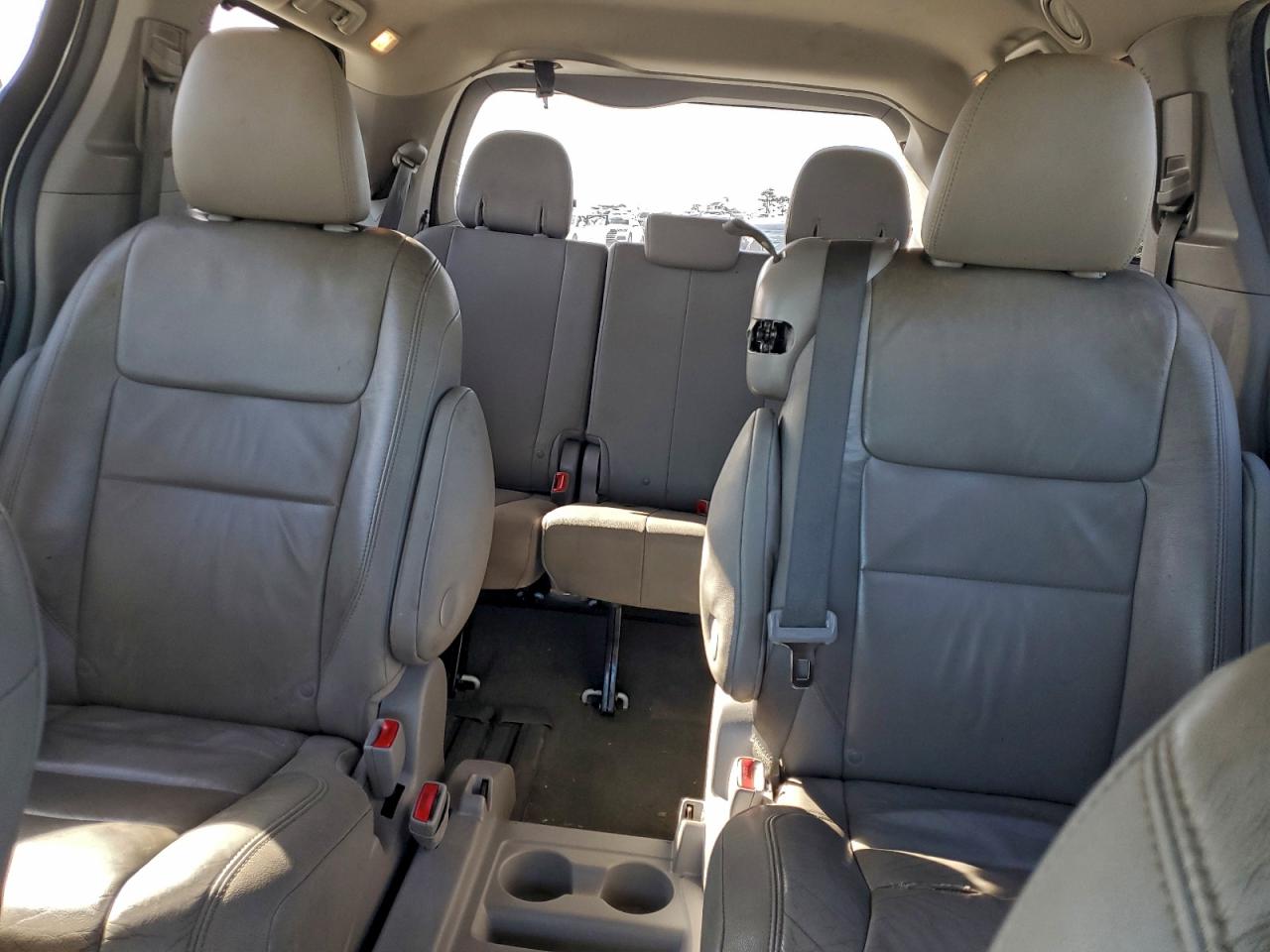 Lot #3315951132 2015 TOYOTA SIENNA XLE