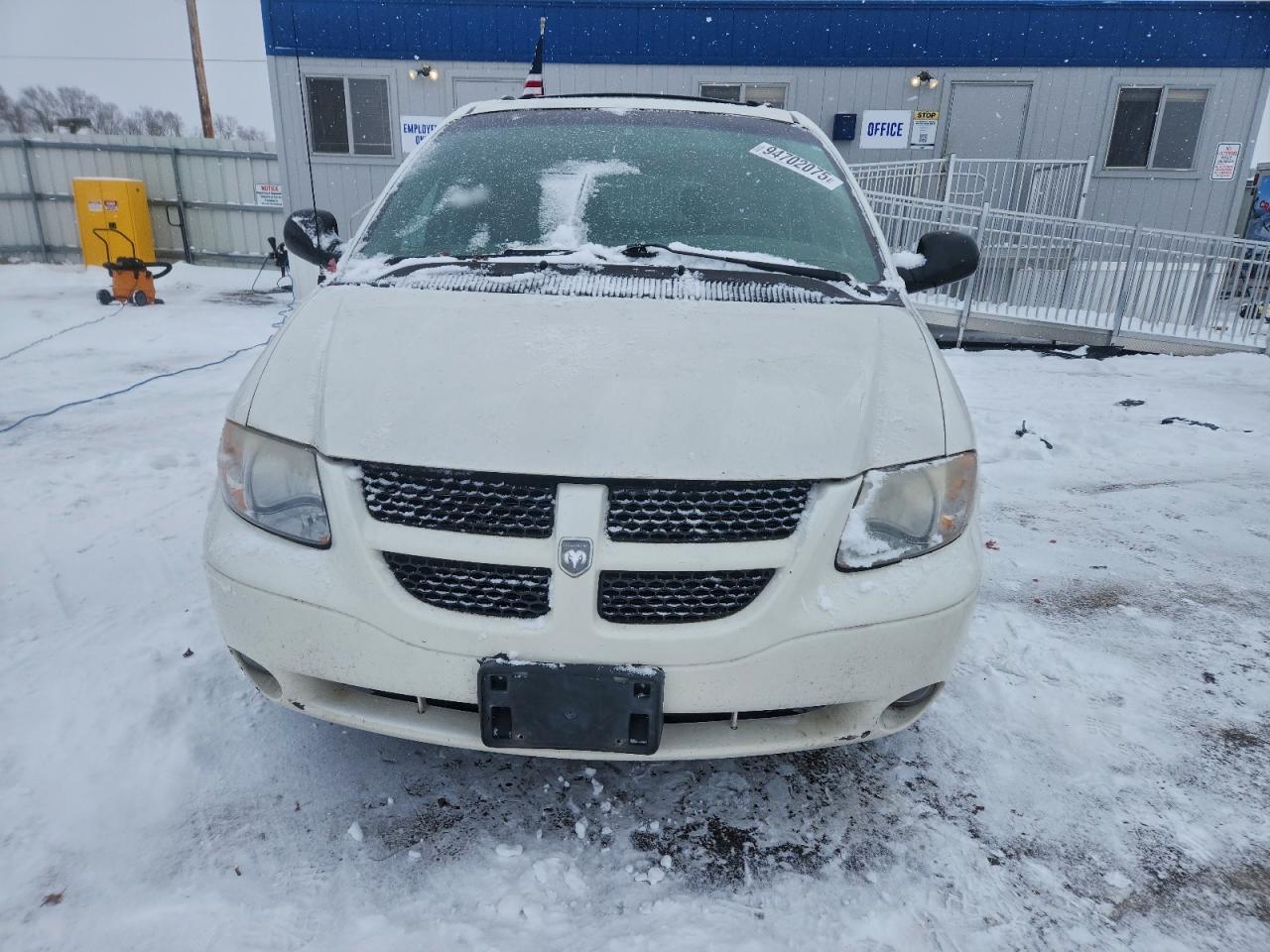 Lot #3301790343 2002 DODGE GRAND CARA