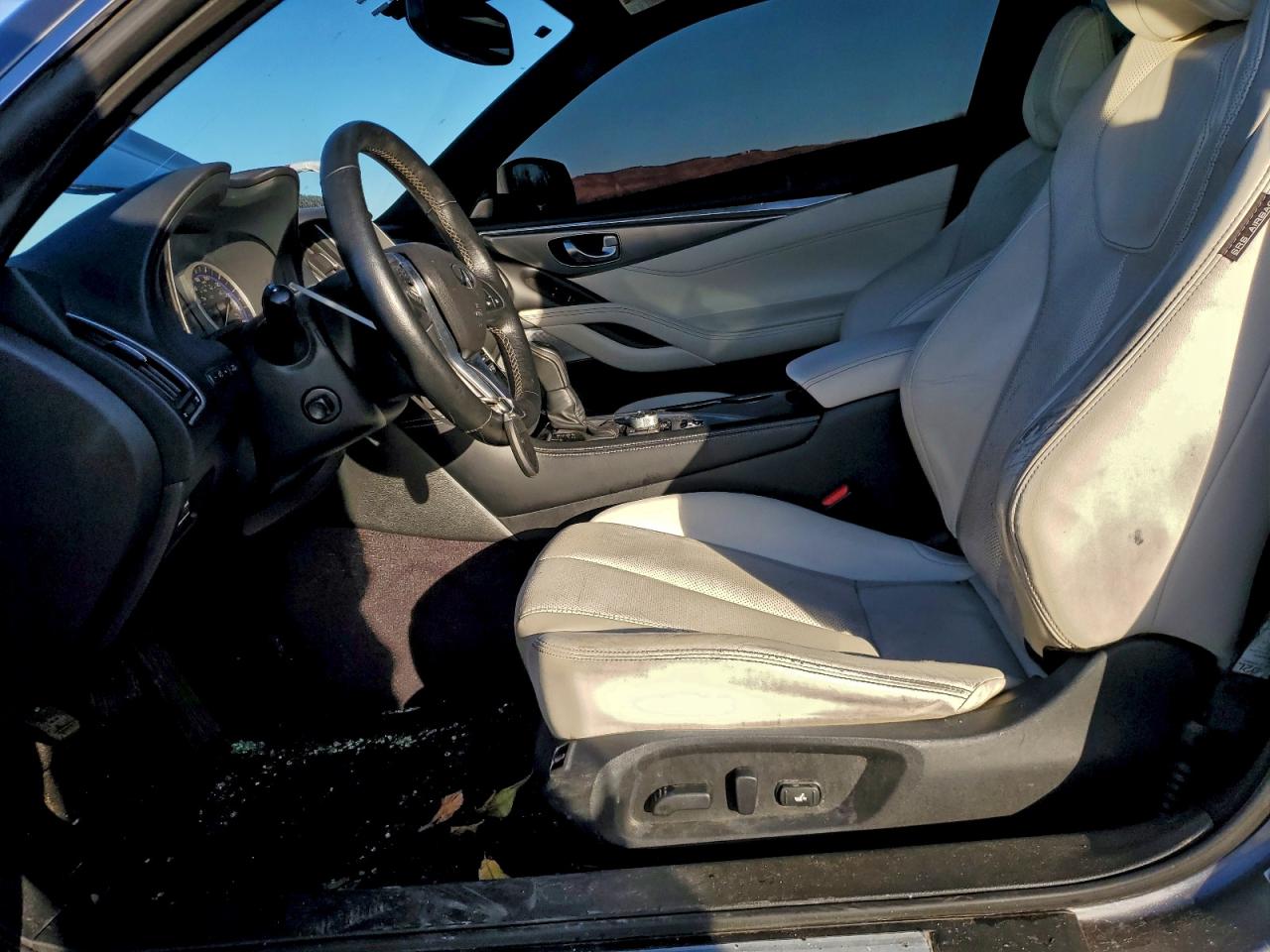 INFINITI Q60 PREMIUM