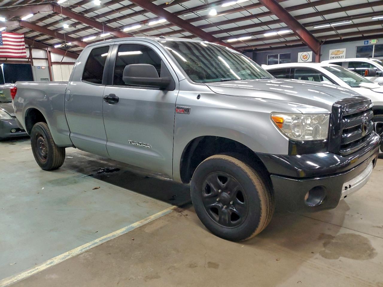 TOYOTA TUNDRA DOUBLE CAB SR5
