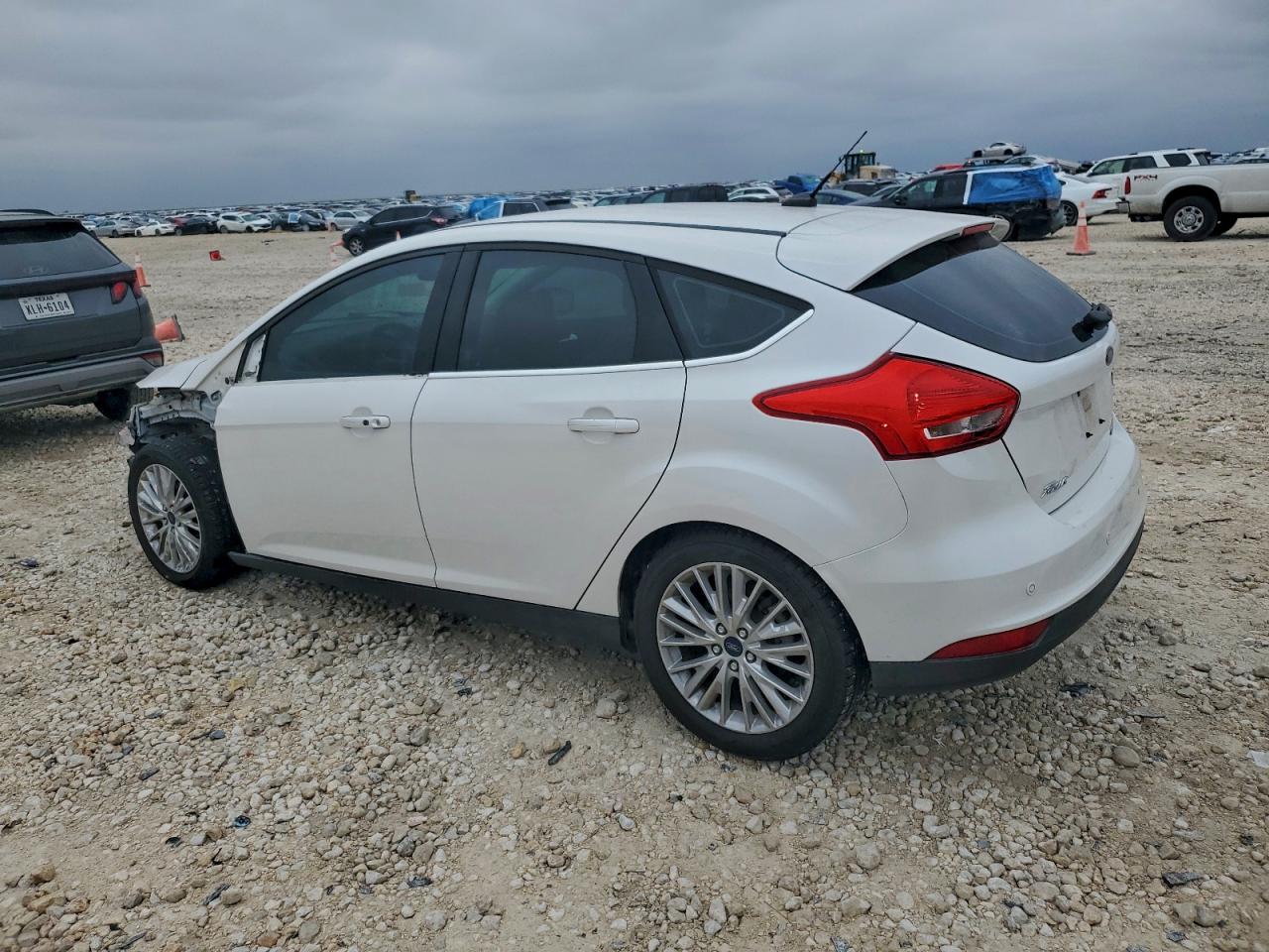 FORD FOCUS TITANIUM