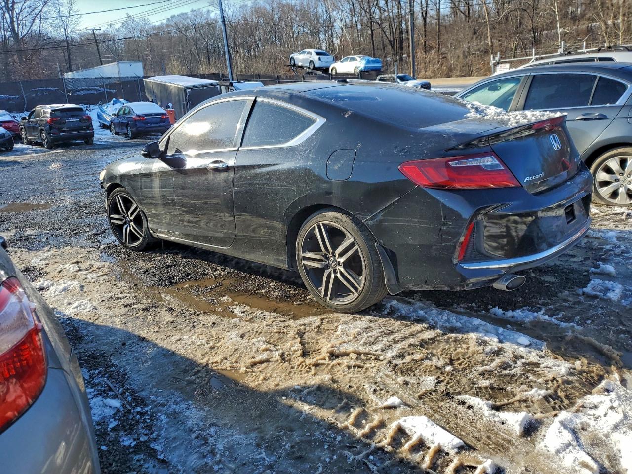 Lot #3317170129 2017 HONDA ACCORD TOU